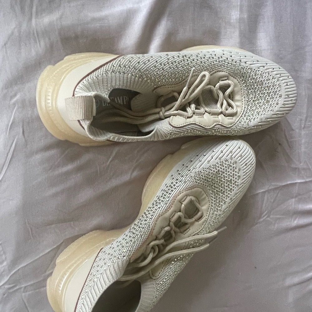 Beautiful cream colored sneakers with glitter size 8.5. New